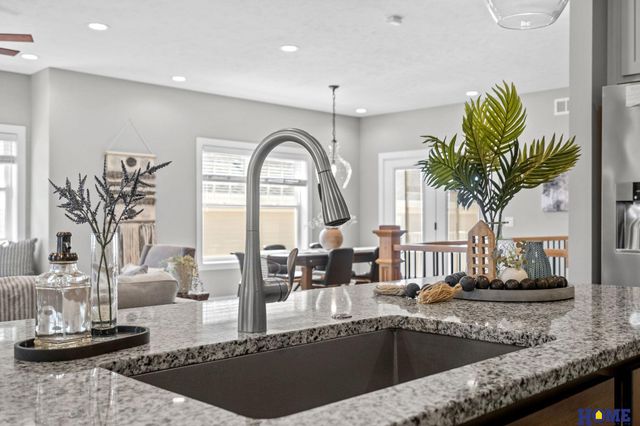 6015 Hidcote Drive, Lincoln, NE 68516