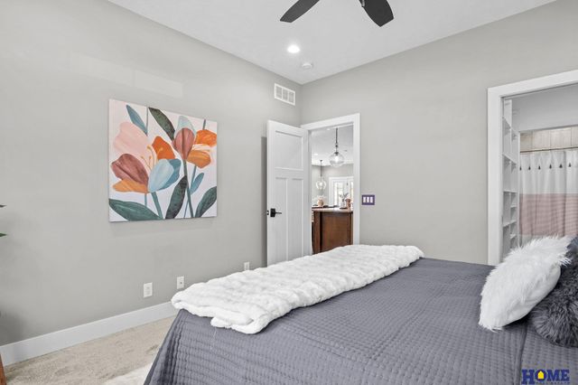 6015 Hidcote Drive, Lincoln, NE 68516