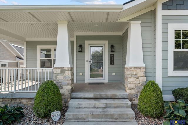6015 Hidcote Drive, Lincoln, NE 68516