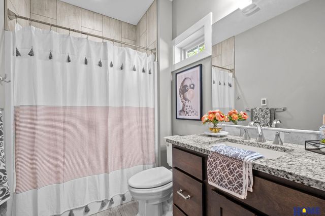 6015 Hidcote Drive, Lincoln, NE 68516