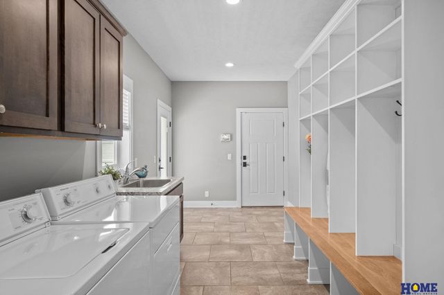 6015 Hidcote Drive, Lincoln, NE 68516