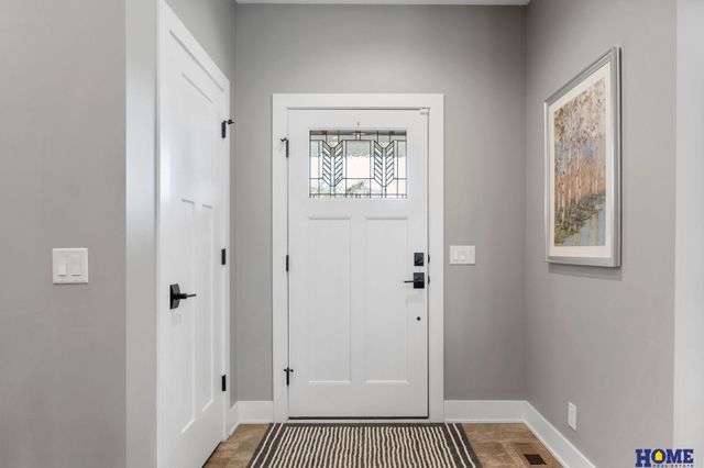 6015 Hidcote Drive, Lincoln, NE 68516