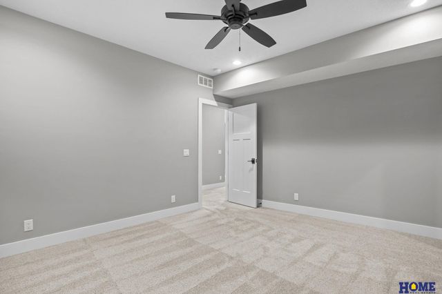 6015 Hidcote Drive, Lincoln, NE 68516