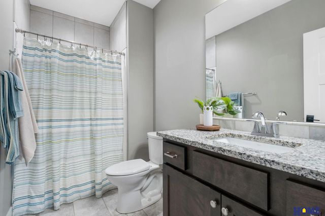 6015 Hidcote Drive, Lincoln, NE 68516