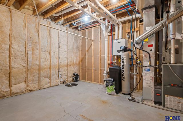 6015 Hidcote Drive, Lincoln, NE 68516