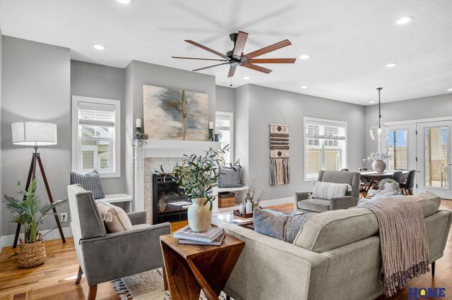 6015 Hidcote Drive, Lincoln, NE 68516
