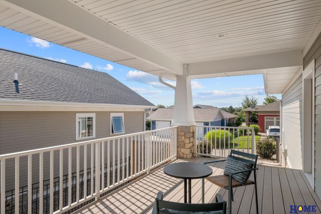 6015 Hidcote Drive, Lincoln, NE 68516