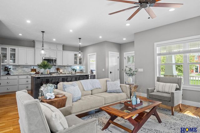 6015 Hidcote Drive, Lincoln, NE 68516