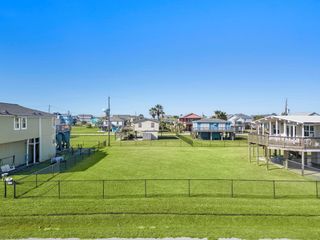 4208 Hardin Drive, Galveston, TX 77554
