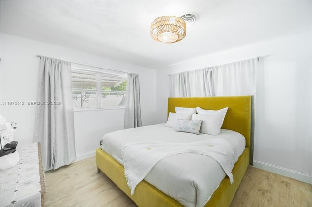 2121 NE 62nd St, Fort Lauderdale, FL 33308