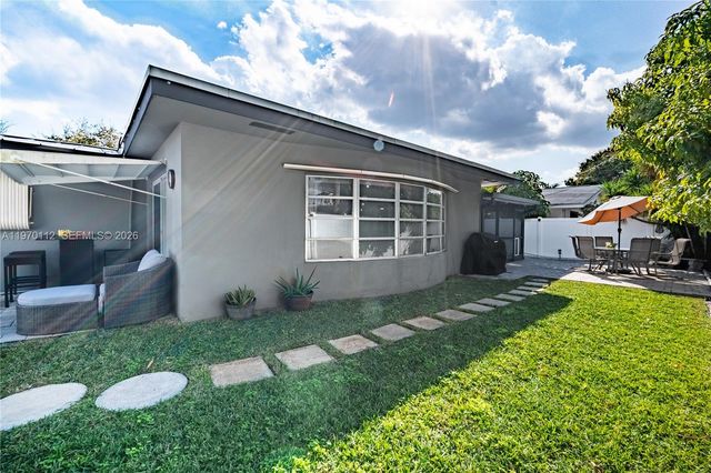 2121 NE 62nd St, Fort Lauderdale, FL 33308