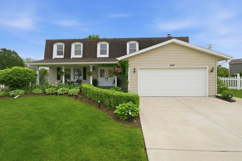 Image 2 of property listing at 877 N Dovington Drive, Hoffman Estates, IL 60169