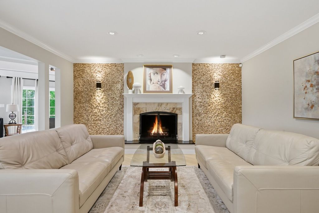 Image 17 of property listing at 877 N Dovington Drive, Hoffman Estates, IL 60169