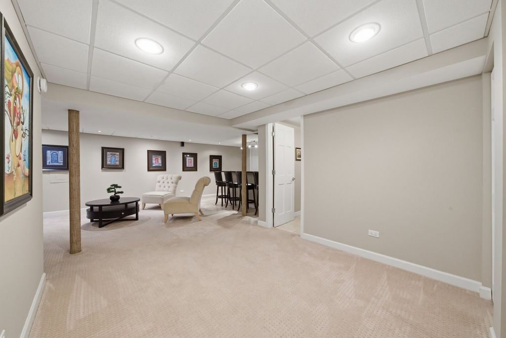 Image 50 of property listing at 877 N Dovington Drive, Hoffman Estates, IL 60169