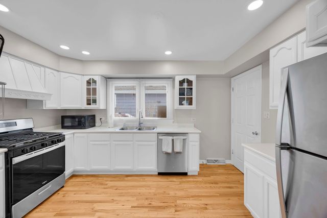 128 55th Street, Downers Grove, IL 60515