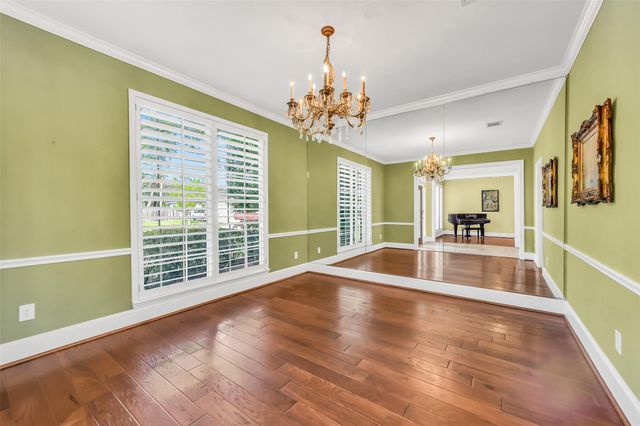 210 Trail Bend Lane, Friendswood, TX 77546