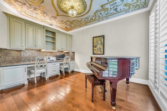 210 Trail Bend Lane, Friendswood, TX 77546