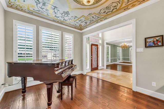 210 Trail Bend Lane, Friendswood, TX 77546