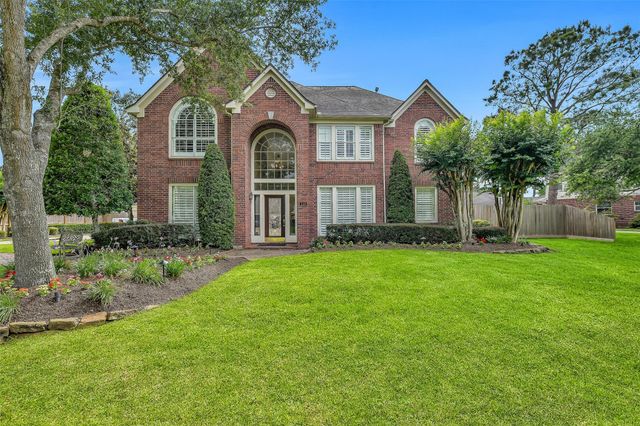 210 Trail Bend Lane, Friendswood, TX 77546