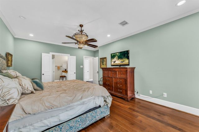 210 Trail Bend Lane, Friendswood, TX 77546