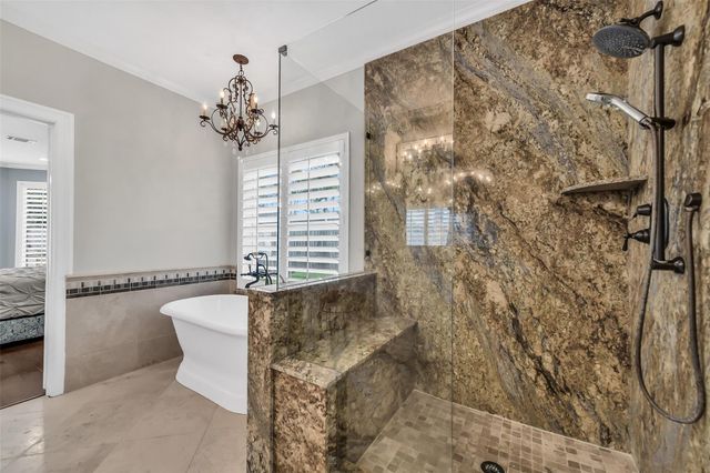 210 Trail Bend Lane, Friendswood, TX 77546