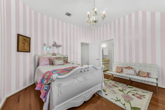 210 Trail Bend Lane, Friendswood, TX 77546