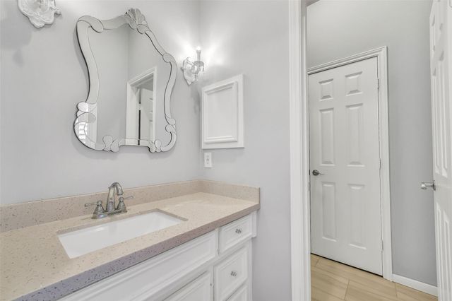 210 Trail Bend Lane, Friendswood, TX 77546