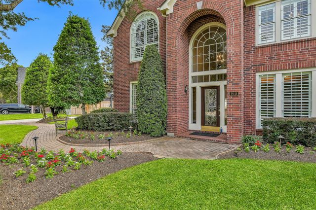 210 Trail Bend Lane, Friendswood, TX 77546