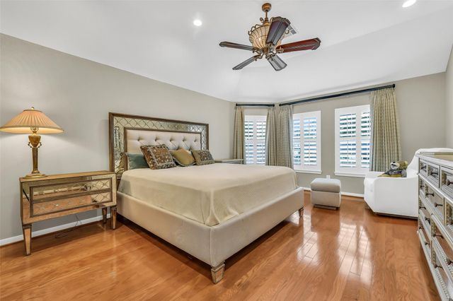210 Trail Bend Lane, Friendswood, TX 77546