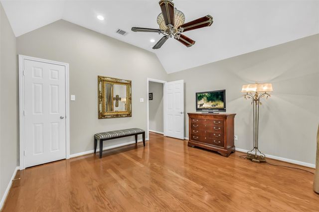 210 Trail Bend Lane, Friendswood, TX 77546