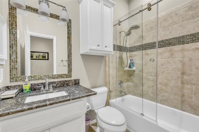 210 Trail Bend Lane, Friendswood, TX 77546