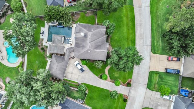 210 Trail Bend Lane, Friendswood, TX 77546