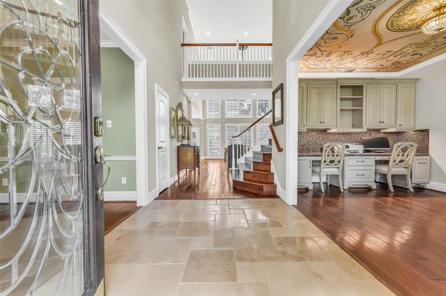 210 Trail Bend Lane, Friendswood, TX 77546