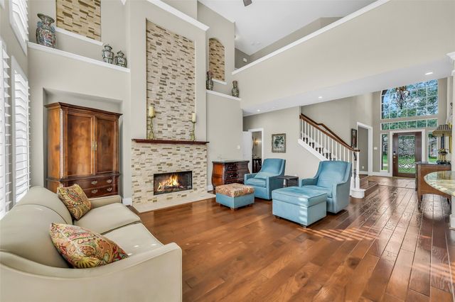 210 Trail Bend Lane, Friendswood, TX 77546