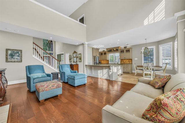 210 Trail Bend Lane, Friendswood, TX 77546