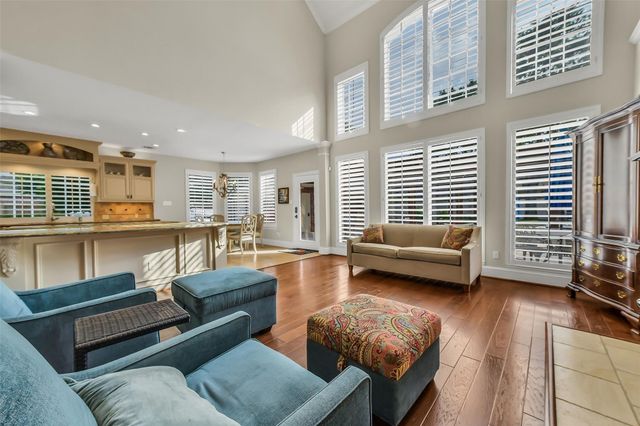 210 Trail Bend Lane, Friendswood, TX 77546