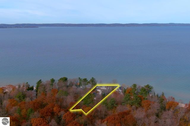2755 Shore Wood Drive, Traverse City, MI 49686