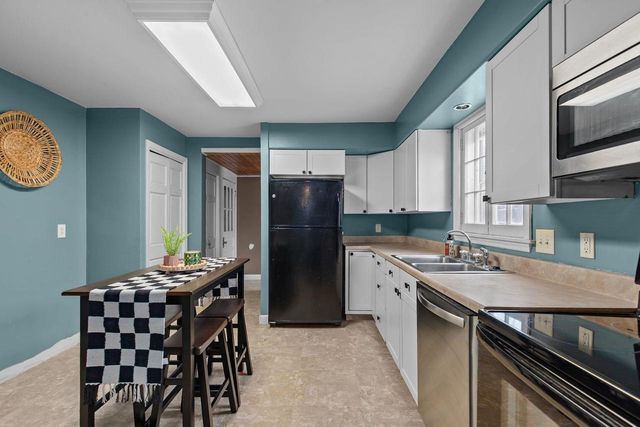 330 GROVE STREET, Manawa, WI 54949