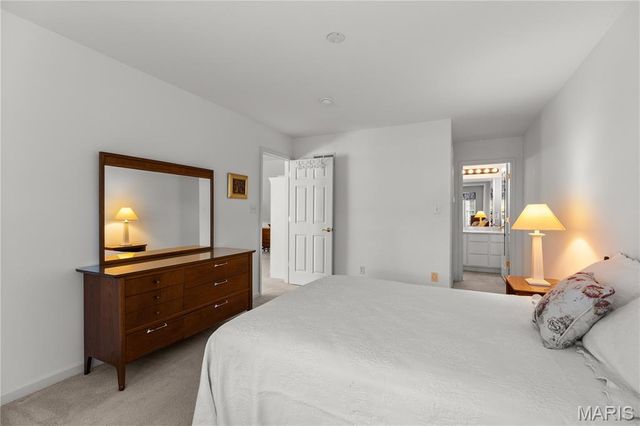 10140 Shapfield Lane, Affton, MO 63123