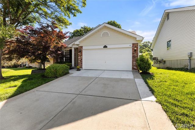 10140 Shapfield Lane, Affton, MO 63123