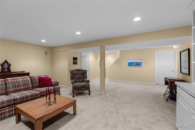 10140 Shapfield Lane, Affton, MO 63123