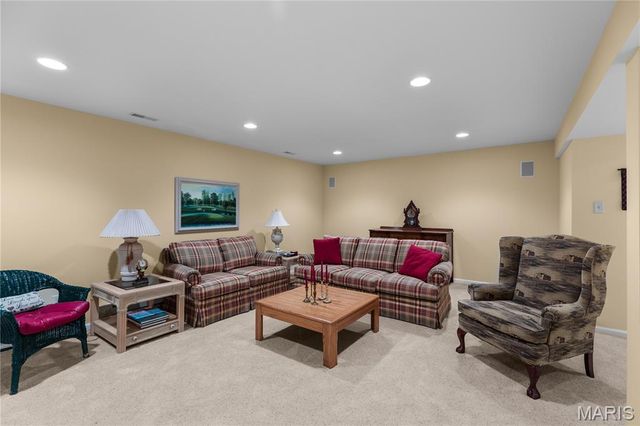 10140 Shapfield Lane, Affton, MO 63123