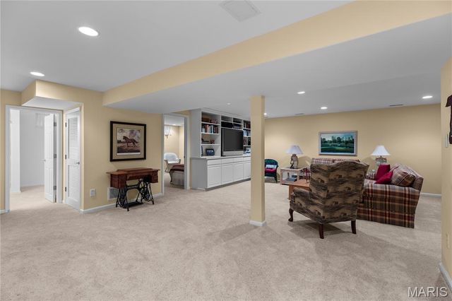 10140 Shapfield Lane, Affton, MO 63123