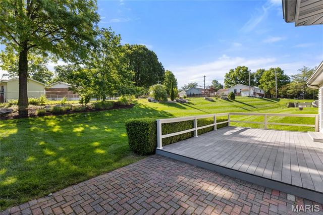 10140 Shapfield Lane, Affton, MO 63123