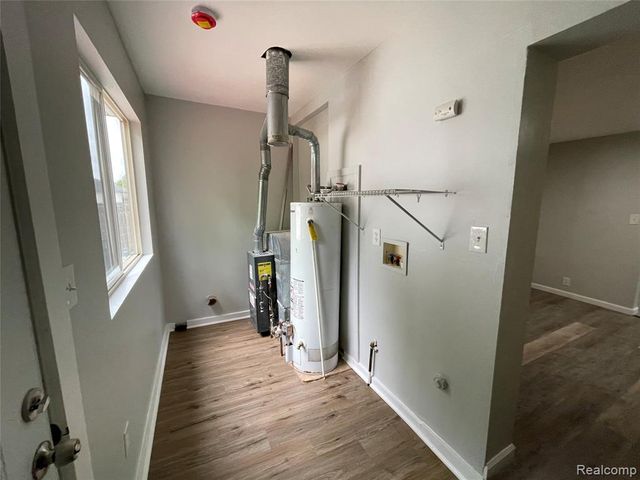 818 Cedar Street, Pontiac, MI 48342