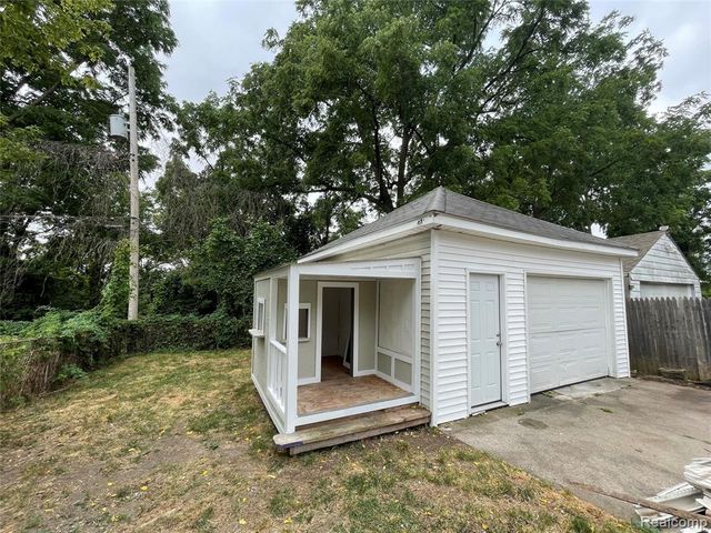 818 Cedar Street, Pontiac, MI 48342