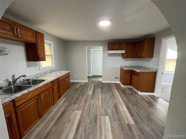818 Cedar Street, Pontiac, MI 48342
