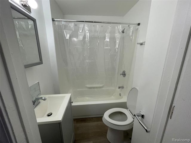 818 Cedar Street, Pontiac, MI 48342