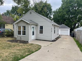 818 Cedar Street, Pontiac, MI 48342