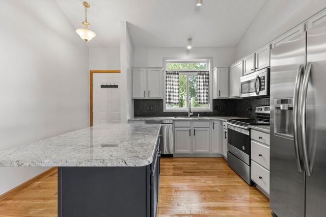 4244 Jarmann Lane, Shakopee, MN 55379